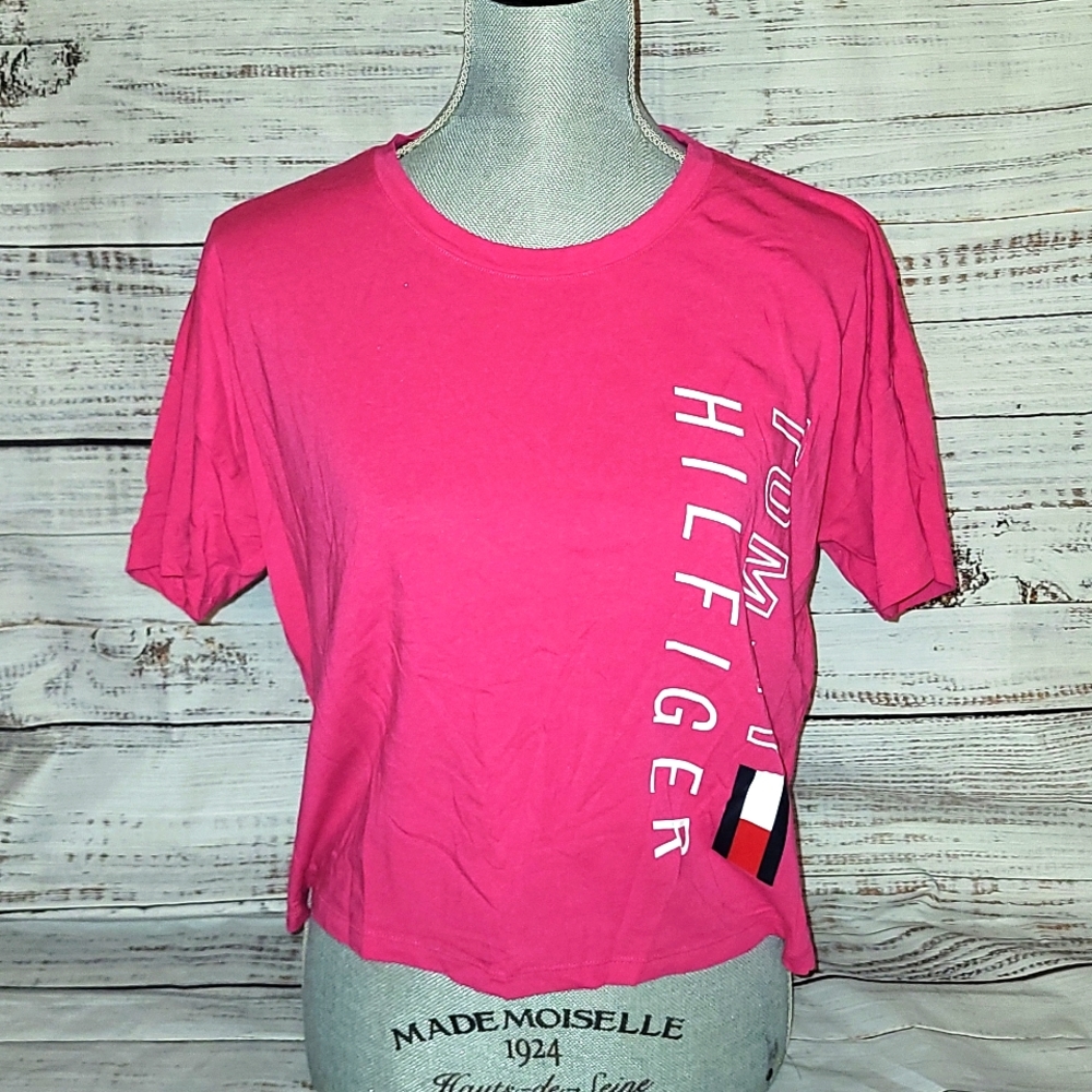 Tommy Hilfiger workout crop